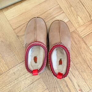 UGG pull on slippers